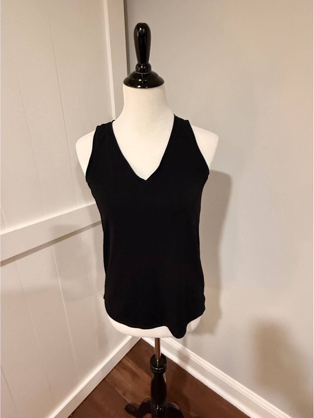 Express Women's Black V-Neck Tank Top XS